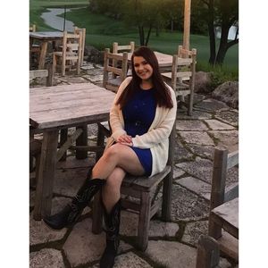 Meet your Posher, Kayla